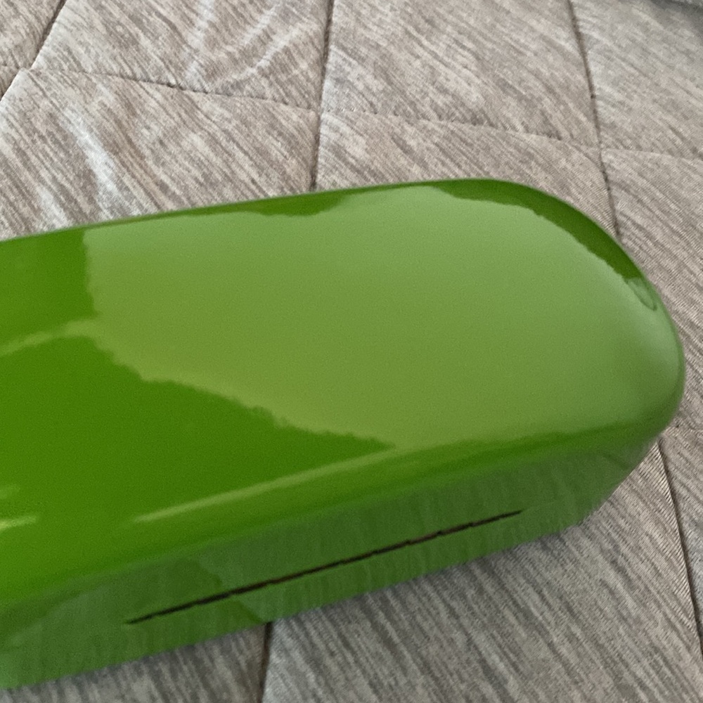 Kate Spade ♠️ green sun or eye glasses holder. New. - Picture 4 of 4